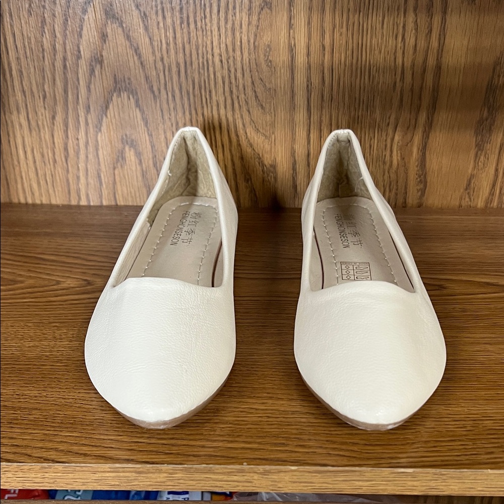 Elegant Cream Women's Loafers